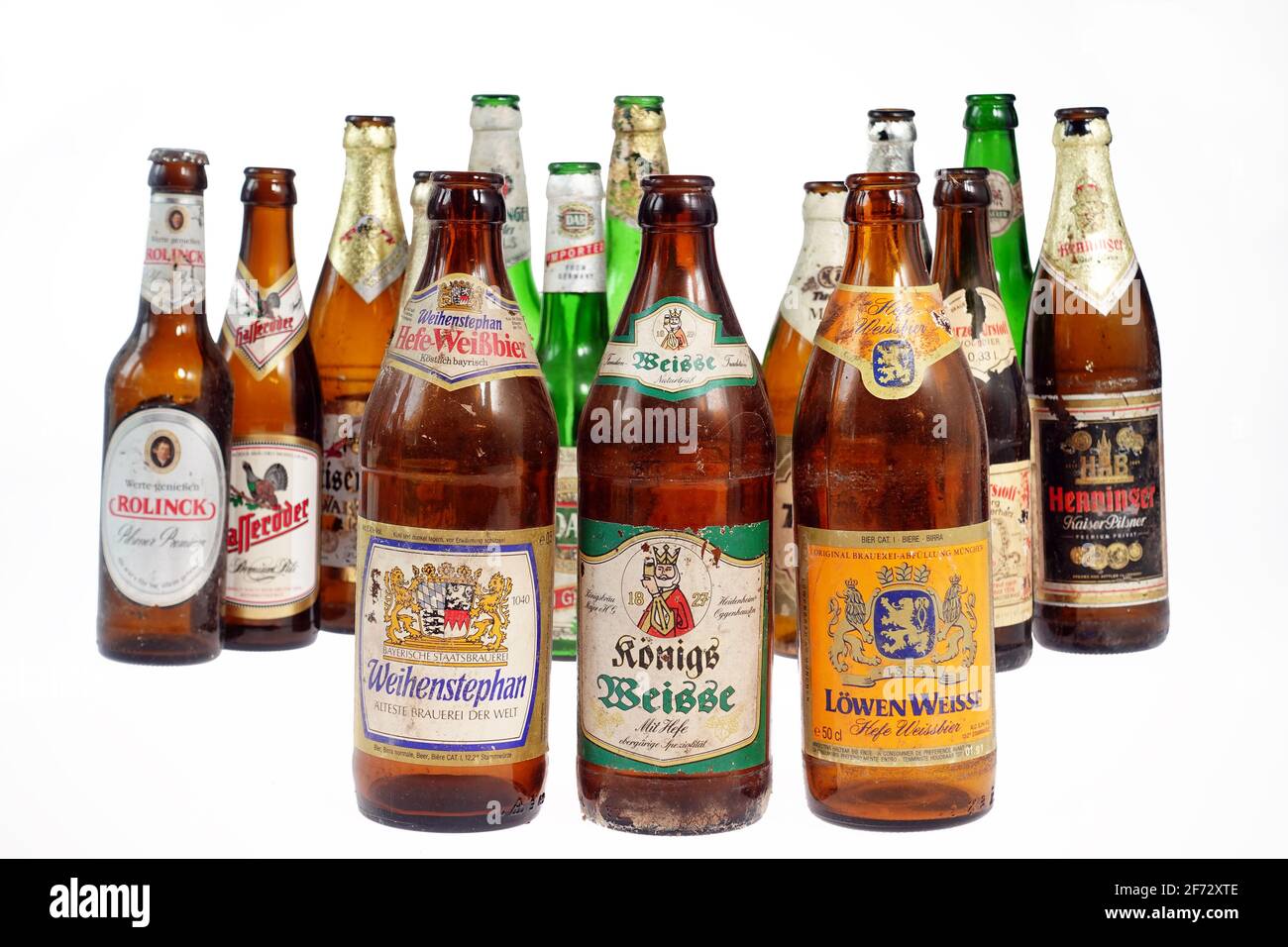 Alte degradierte Glasbierflaschen Stockfoto