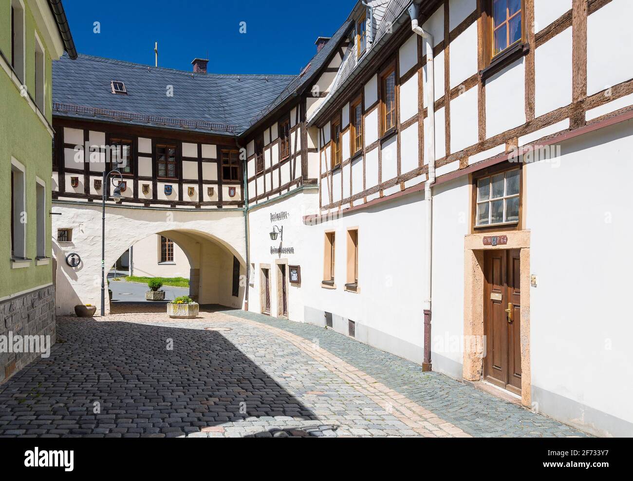 Freibergtor mit Museum, Adorf, Vogtland, Sachsen, Deutschland Stockfoto