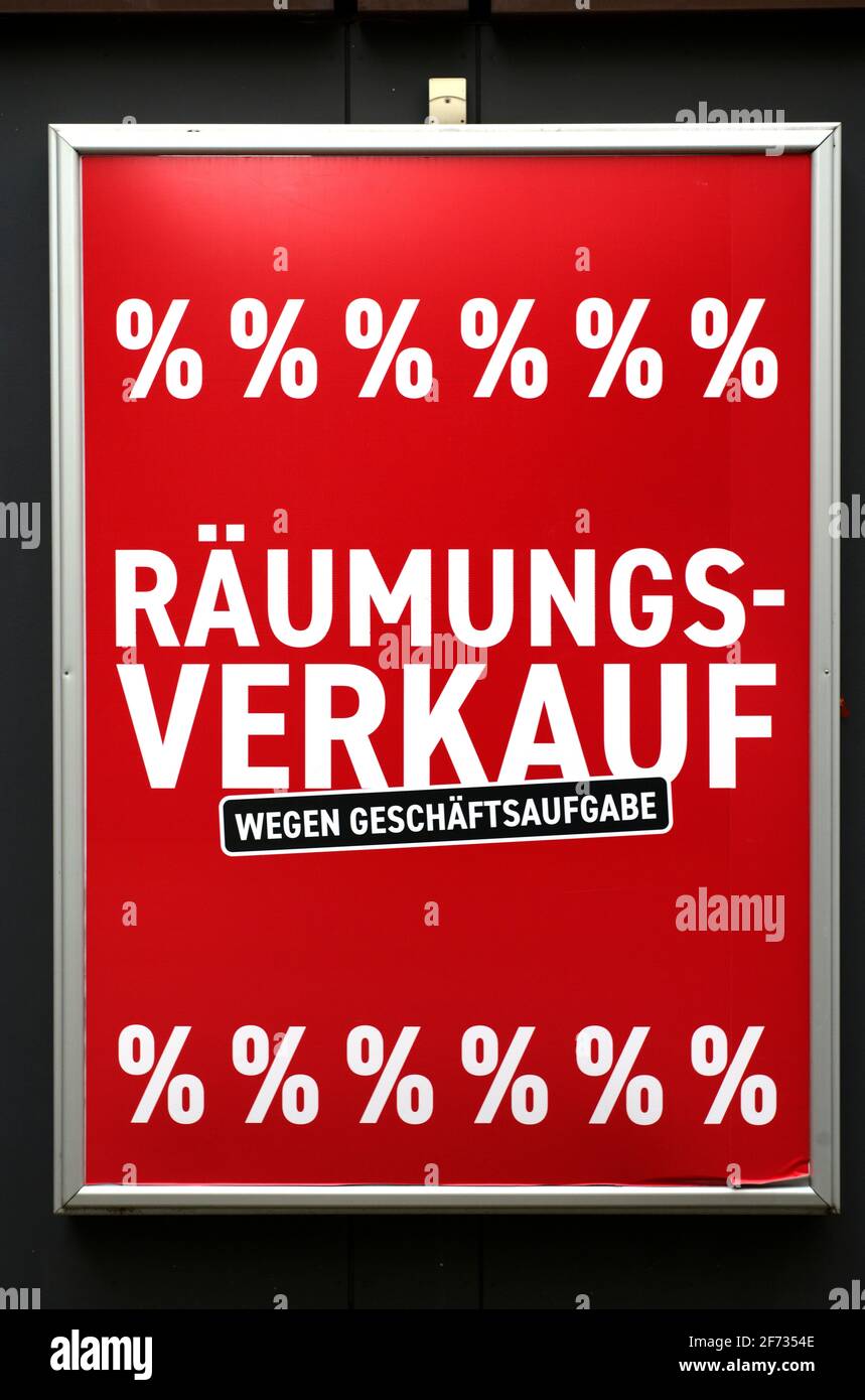 Freiverkauf wegen Geschäftsschluss, Rabattkampf im Schaufenster, VERKAUF, Preisvergünstigungen, Breitling Fashion Store, Stuttgart Stockfoto