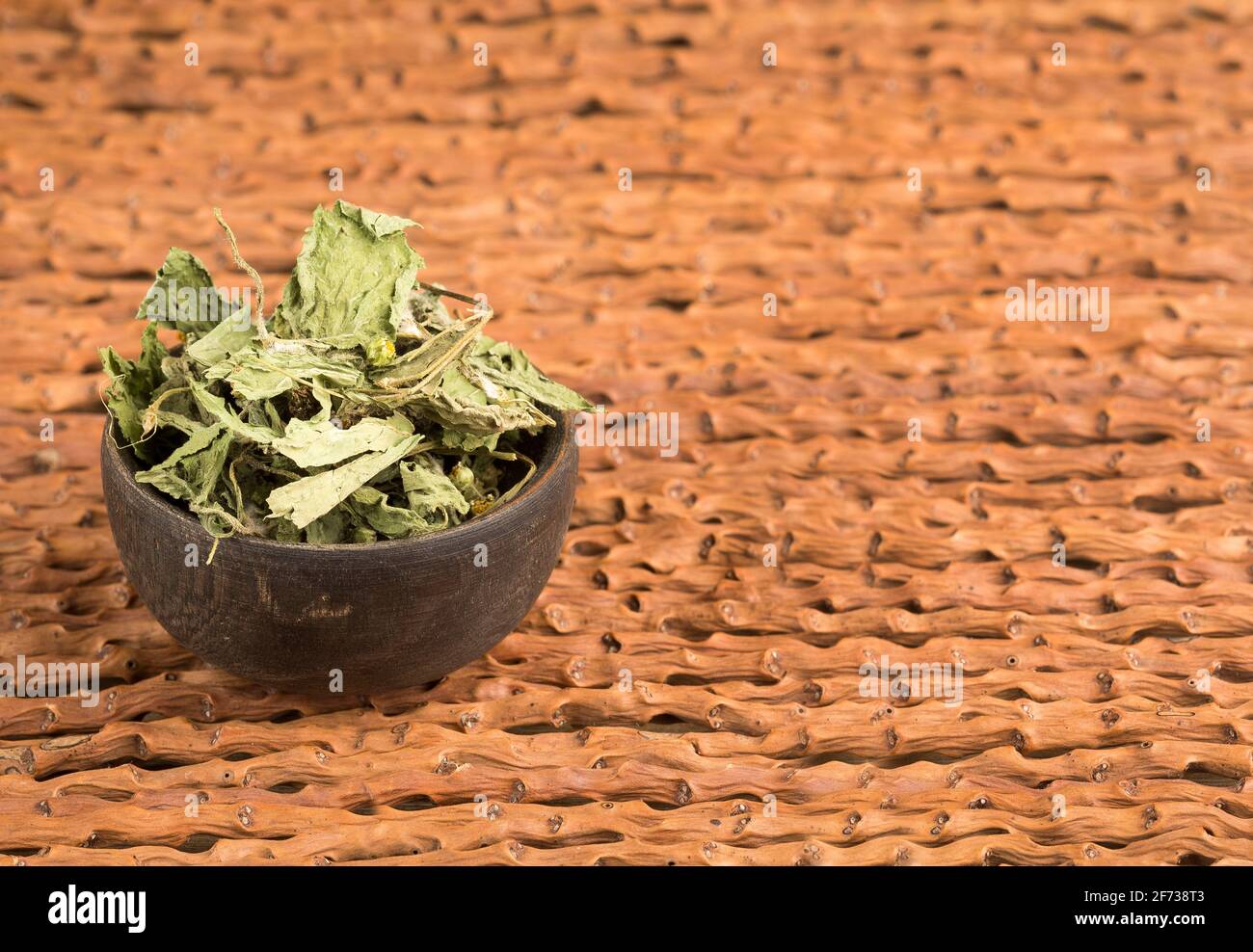 Trockene, dehydrierte Blätter der Guasca - Galinsoga parviflora Stockfoto
