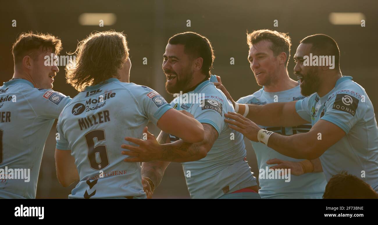 Wigan Warriors vs Wakefield Trinity David Fifita von Wakefield Trinity feiert Einen Versuch bewerten Stockfoto