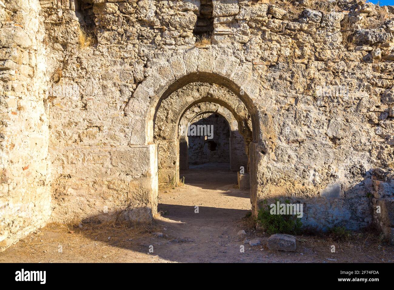 Ruinen von Agora, alte Stadt in Side in einem schönen Sommertag, Antalya, Türkei Stockfoto