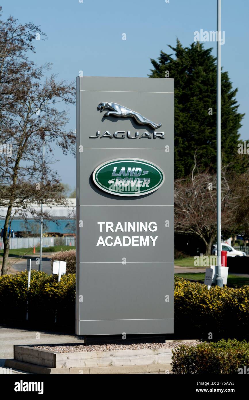 Schild der Jaguar Land Rover Training Academy, Heathcote Industrial Estate, Warwick, Warwickshire, Großbritannien Stockfoto