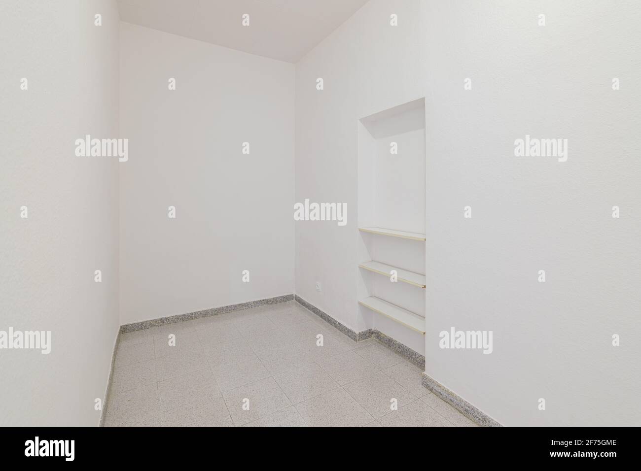 Weisse Nische Stockfotos Und Bilder Kaufen Alamy