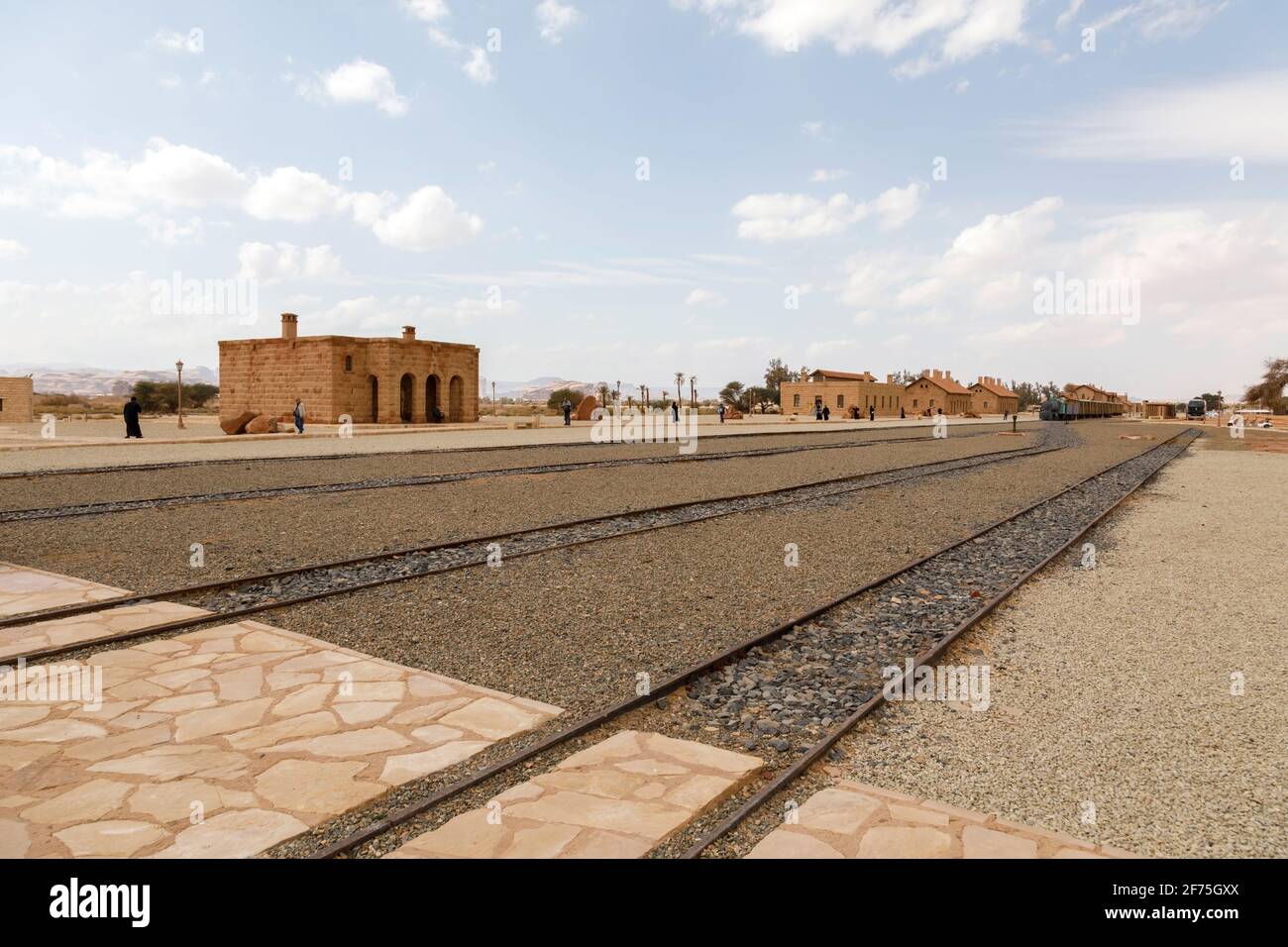 Al Ula, Saudi-Arabien, 19. Februar 2020: Restaurierter Hejaz-Eisenbahnzug, der vom Osmanischen Reich gebaut wurde und von T. E. Lawrence während der Welt explodiert wurde Stockfoto
