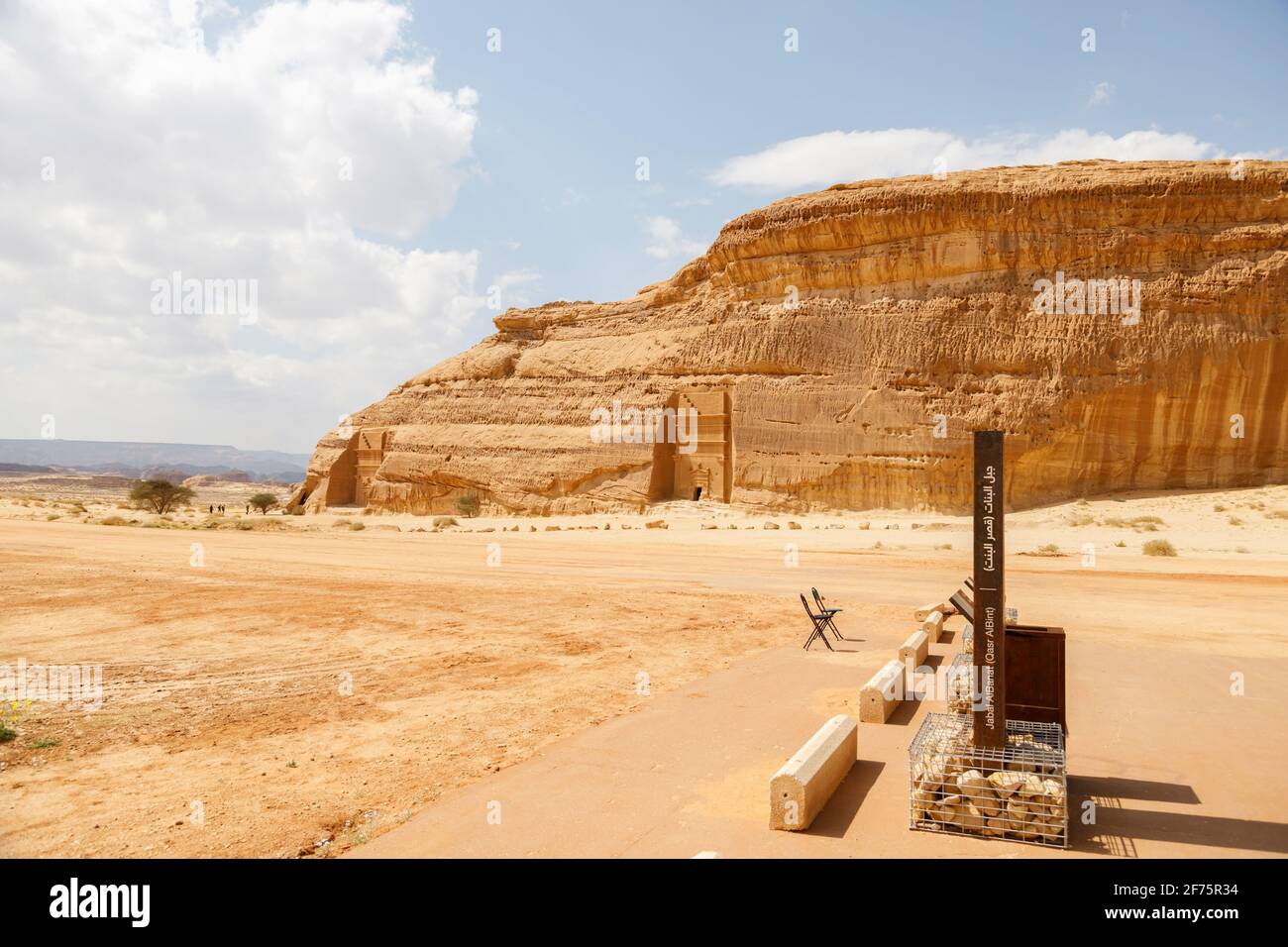 Al Ula, Saudi-Arabien, Februar 19 2020: Informationstafel über Jabal Al Banat in Al Ula Stockfoto