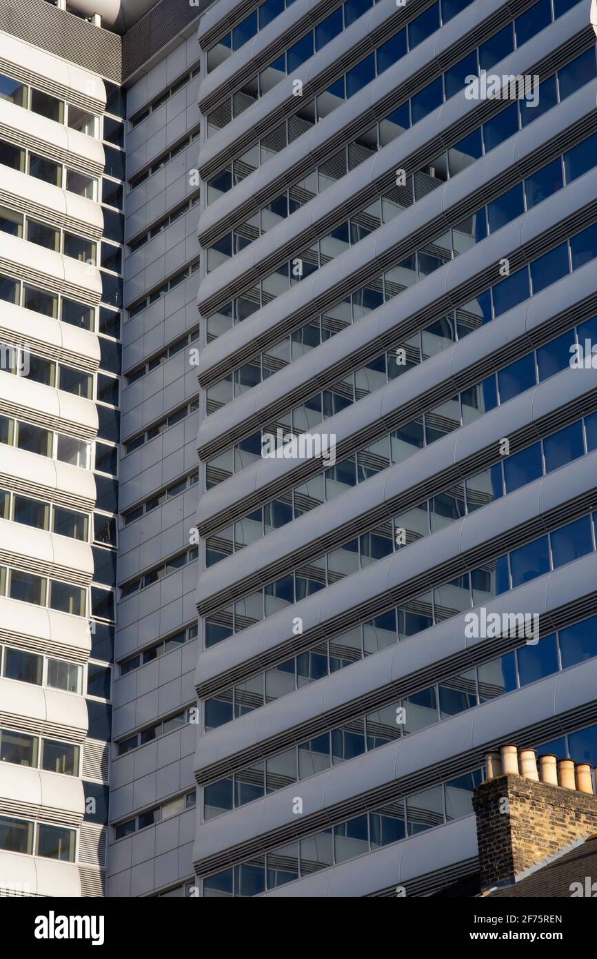 Das BSI-Gebäude Chiswick Tower, 389 Chiswick High Road, London W4 4AL Stockfoto
