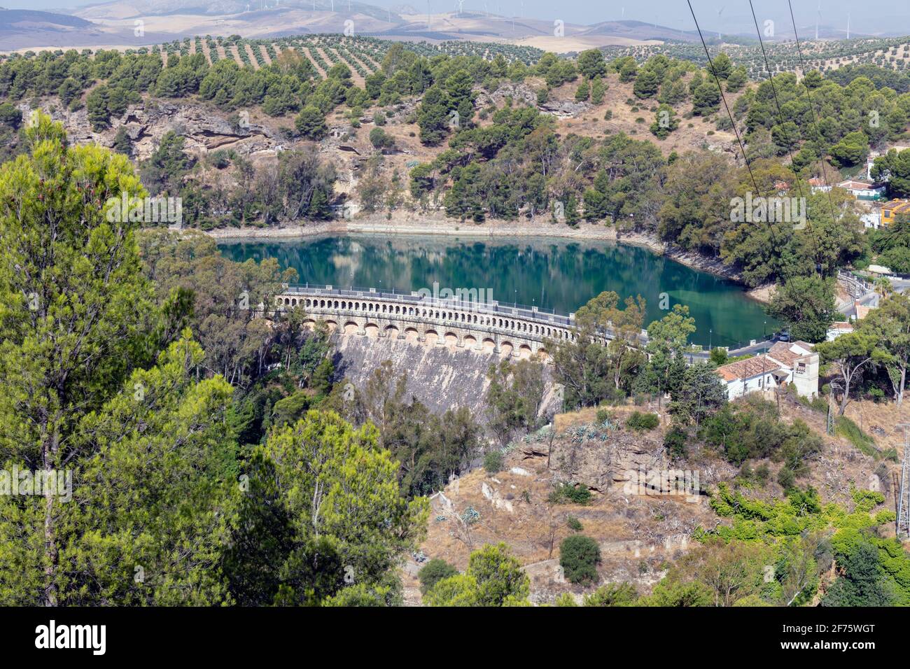 Der Staudamm am Stausee Conde de Guadalhorce, Provinz Malaga, Andalusien, Spanien. Stockfoto