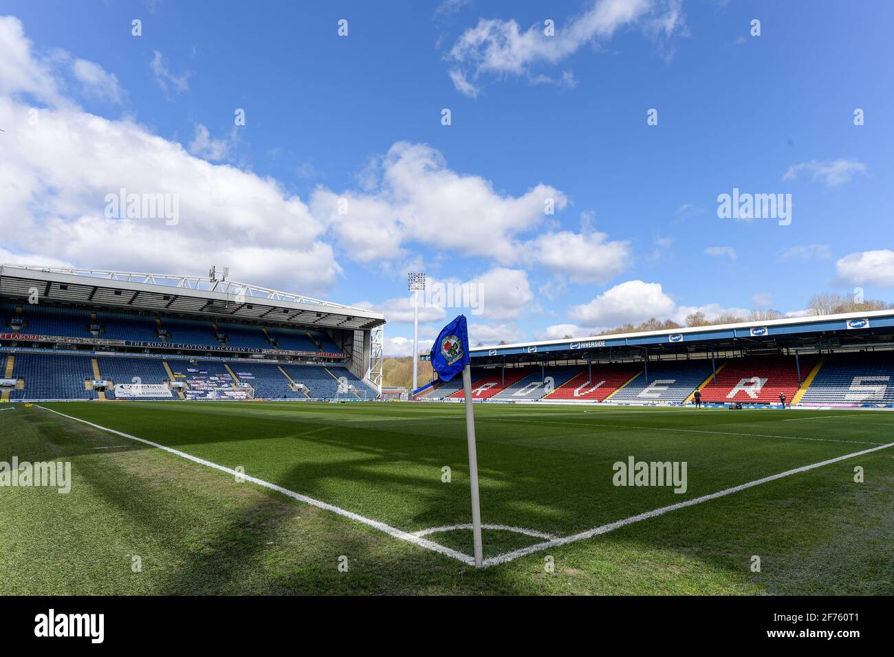 Blackburn, Großbritannien. April 2021. Ein allgemeiner Blick auf Ewood Park, die Heimat von Blackburn Rovers in Blackburn, Großbritannien am 4/5/2021. (Foto von Simon Whitehead/News Images/Sipa USA) Quelle: SIPA USA/Alamy Live News Stockfoto