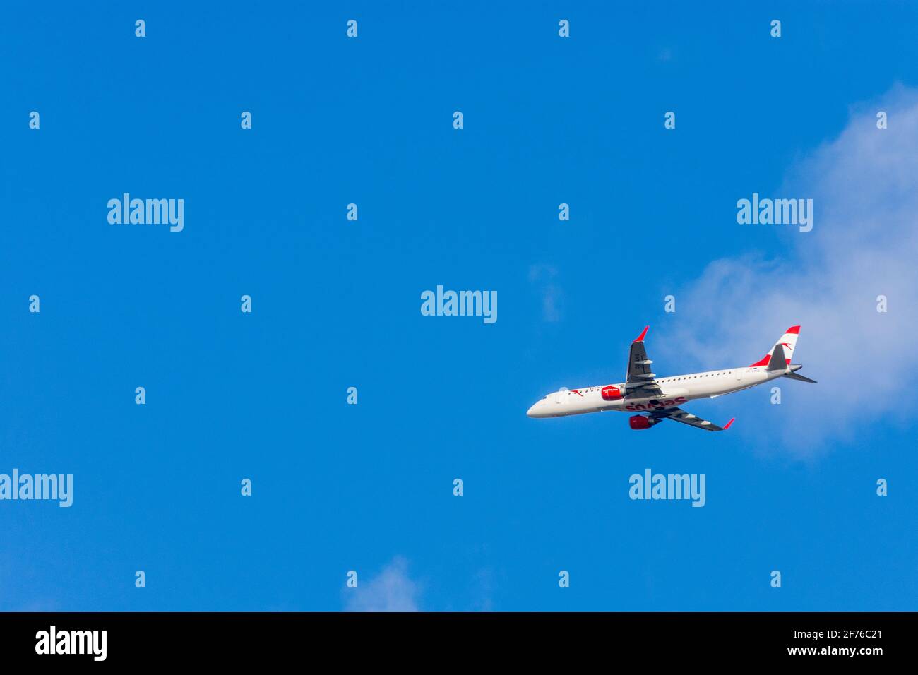Flugzeug der Austrian Airlines, Embraer 195 in , Wien, Österreich Stockfoto