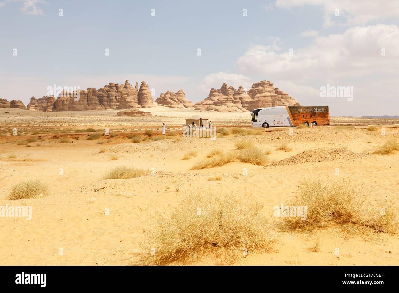 Al Ula, Saudi-Arabien, Februar 19 2020: Parkplatz der Gräber von Jabal Al Ahmar, KSA Stockfoto