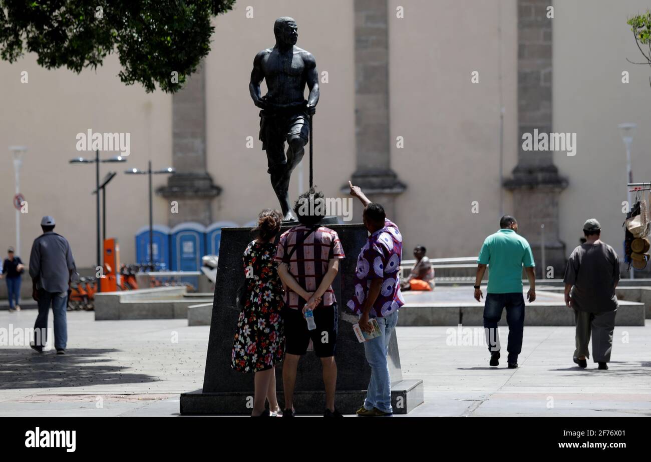 salvador, bahia / brasilien - 8. Oktober 2019: Skulptur von Zumbi dos Palmares in der Praça da SE. *** Ortsüberschrift *** Stockfoto