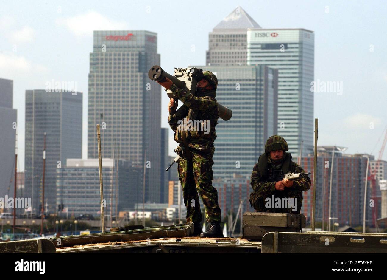 EINE DEMO DER ARMEE AUF DER DSEI-MESSE IN EXEL.12/9/05 TOM PILSTON Stockfoto