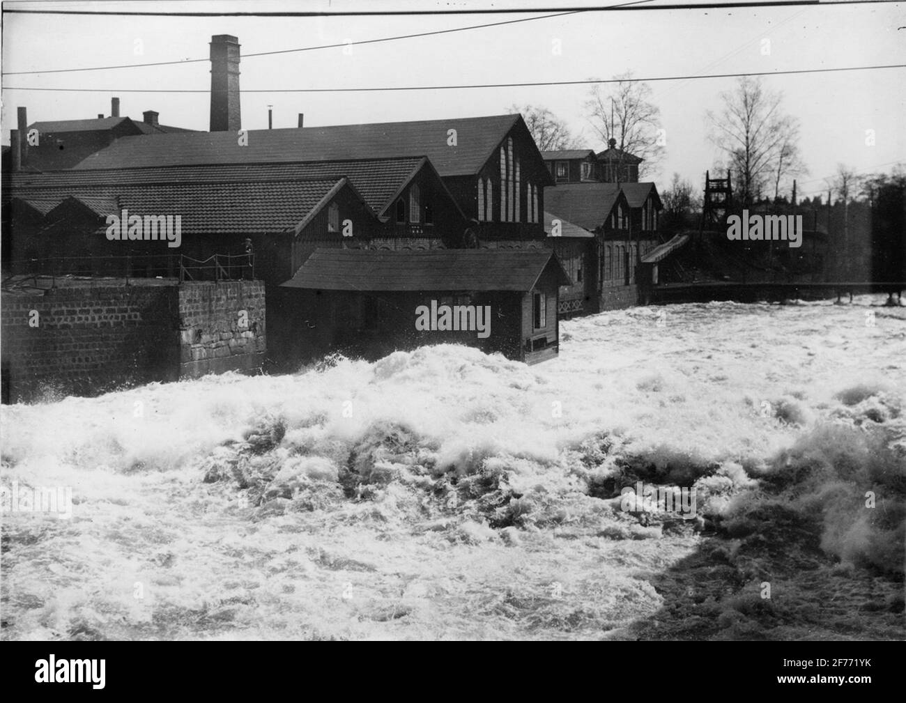 Altes Walzwerk am Quellfluss, Fagersta Eisenwerk, 1916. Stockfoto