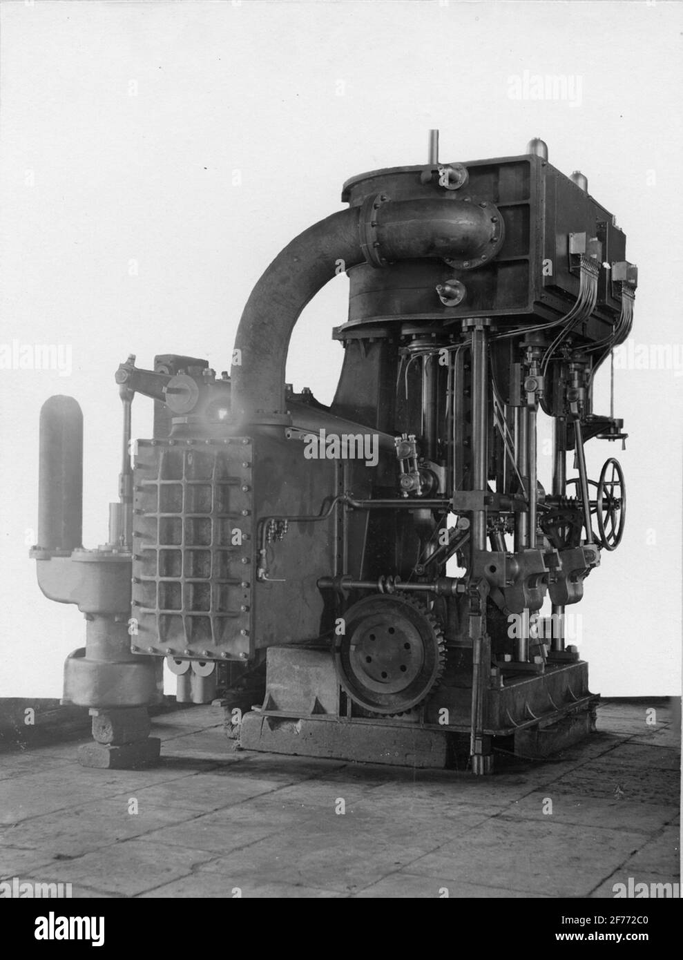 110 nom. HKRS-Dampflokomotive Nr. 654-656 für Herrn Tagijeff, Bako (Baku). Der Durchmesser des Hochdruckzylinders 25 en. v. Zoll. Niederdruckzylinder Durchmesser 44 en. v in. Der Durchmesser der Hubzylinder beträgt 26 SV.V. Zoll. Dampfdruck Pr. gv. v. inch, 90. Stockfoto
