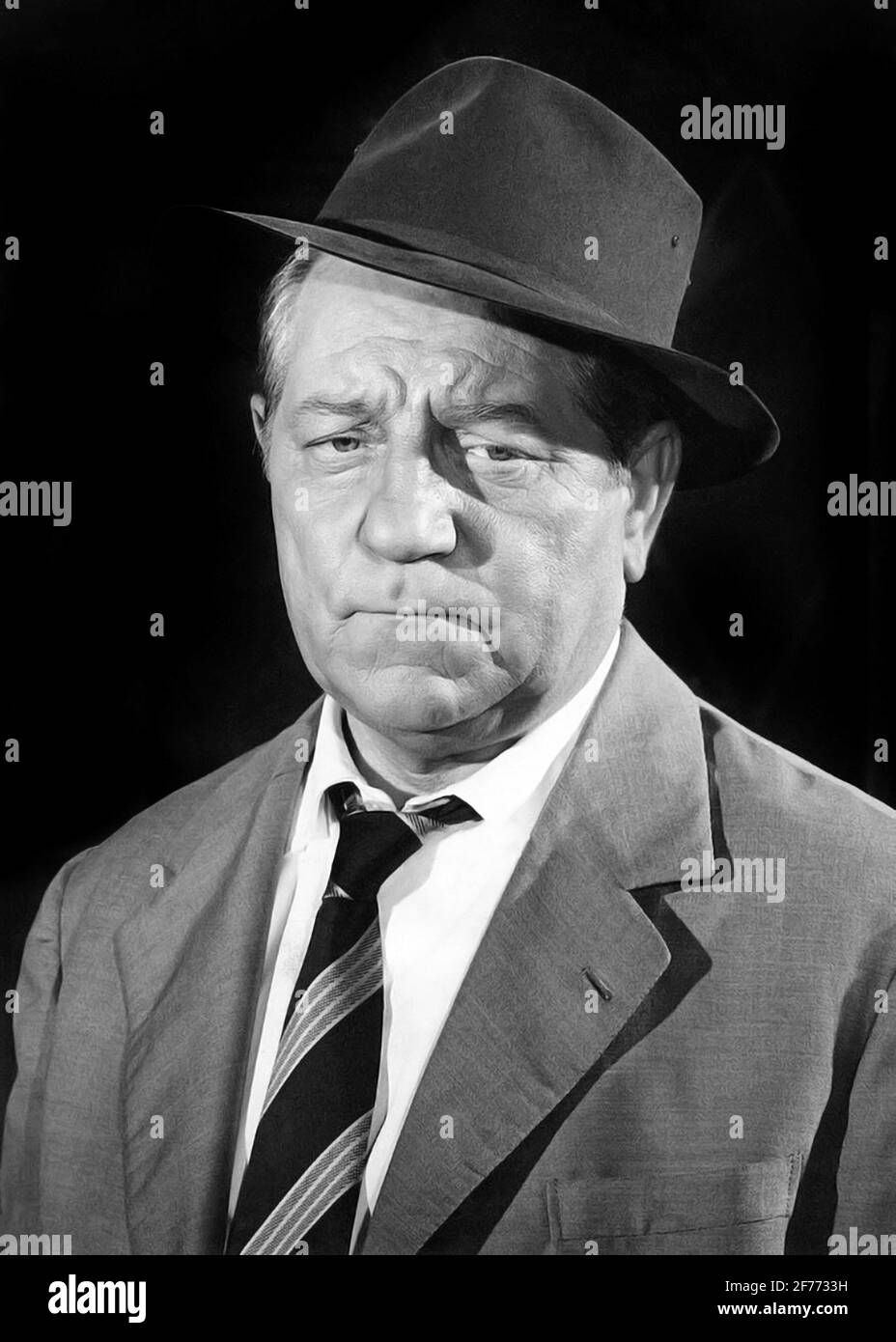 Jean Gabin. Porträt des französischen Schauspielers und Sängers Jean Gabin (1904-1976) in der Rolle des Inspektors Maigret, 1956 Stockfoto