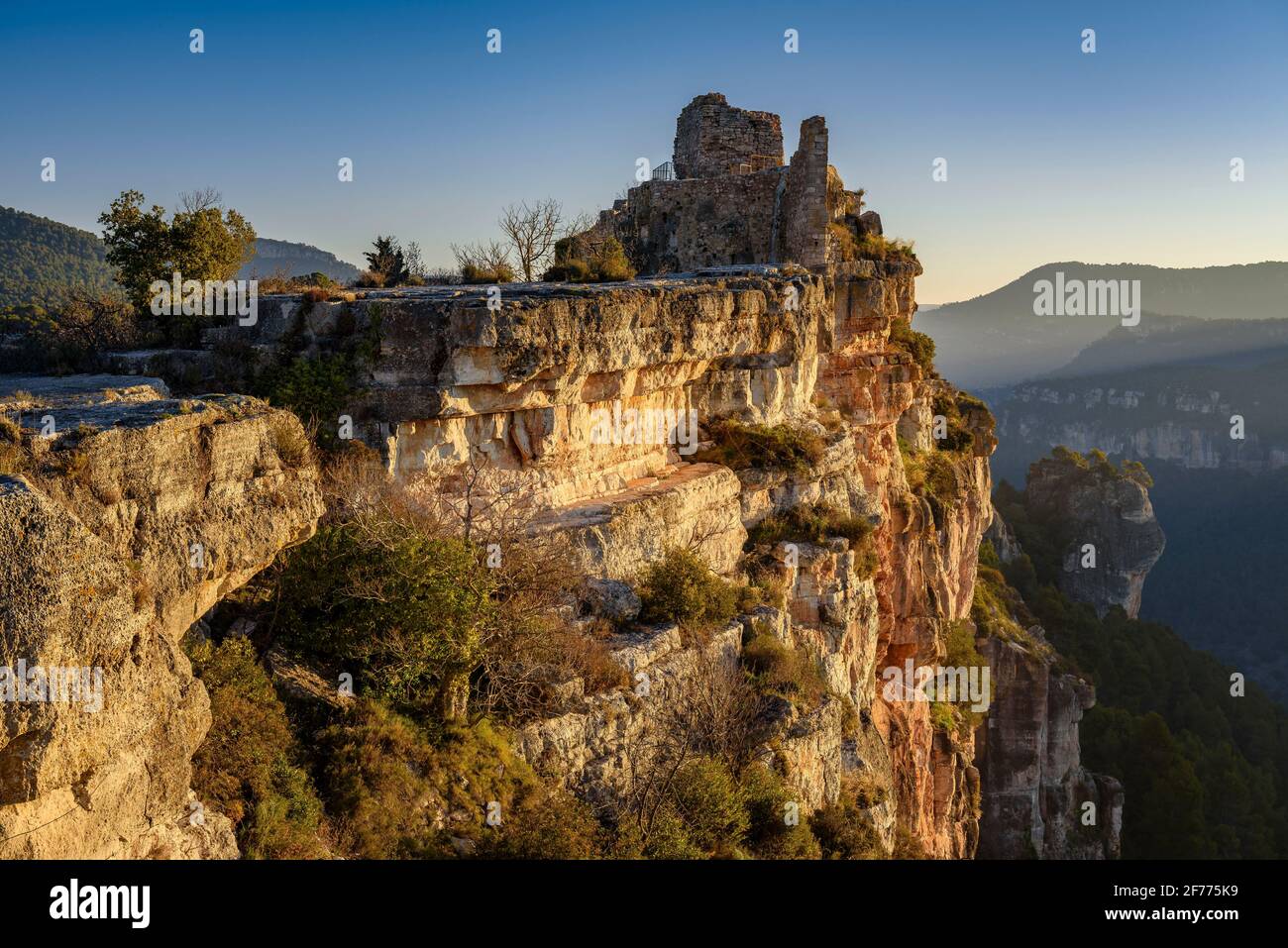 Wintersonnenaufgang in Siurana, in Priorat (Tarragona, Katalonien, Spanien) ESP: Amanecer invernal en Siurana, en el Priorat (Tarragona, Priorato, España) Stockfoto