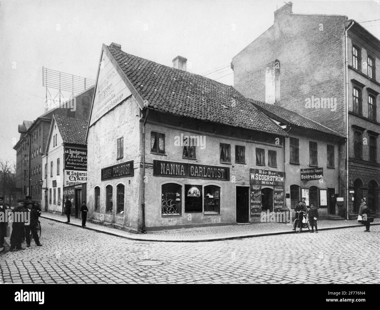 Die Metallwarenfabrik von W. Segerström. Das Unternehmen wurde 1900 gegründet und war bis 1928 im Besitz des Herstellers W. Segerström. 1912 wurde die Fabrik nach Ängelholm verlegt. 1907-1909 gefahrene Fahrradreparaturwerkstatt in Malmö bei Baltzargatan. Stockfoto
