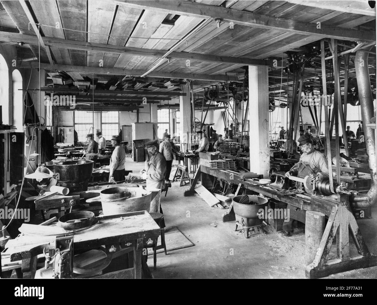 Husqvarna Weapon Fabriks ab. Modellschreinerer im Schreinerwagen. Stockfoto
