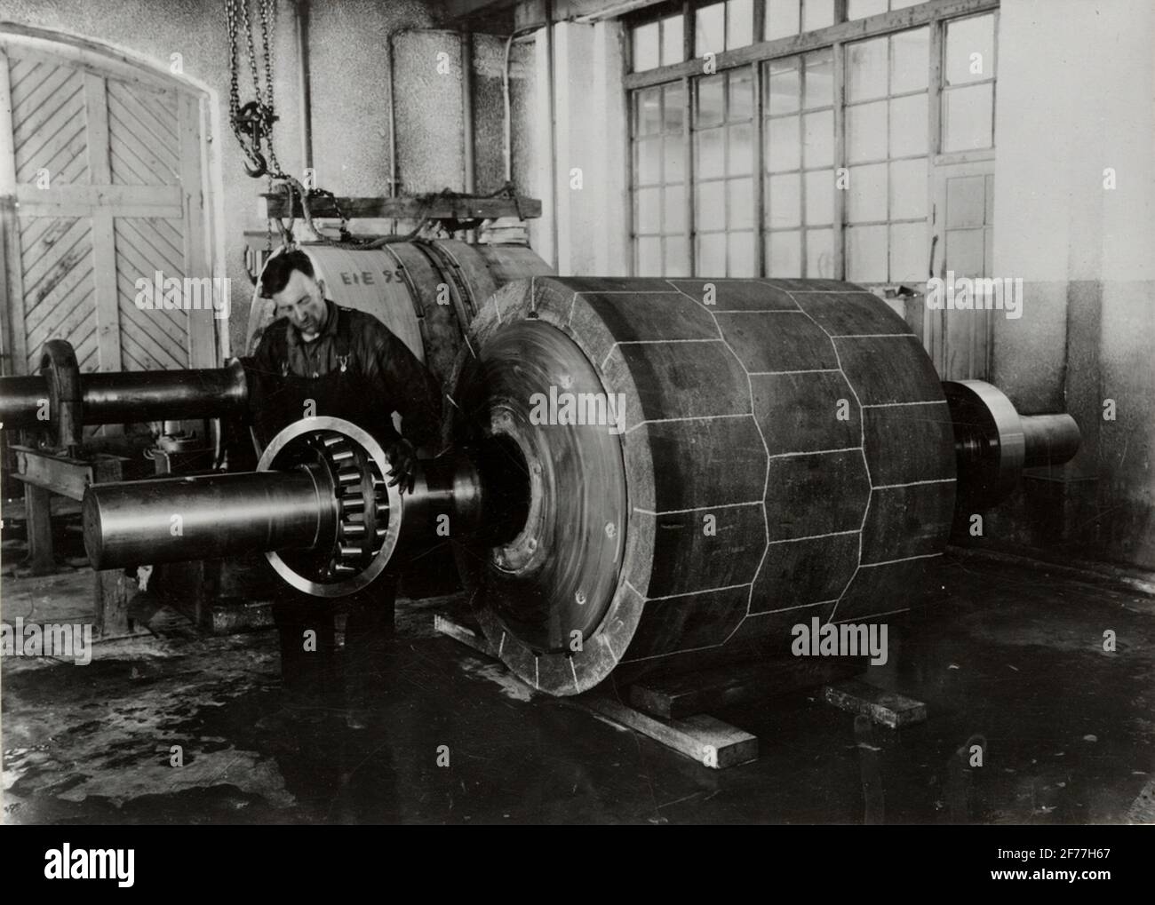 Luleå Träsasfabrik. Schleifstein mit SKF-Kugellagern. Stockfoto