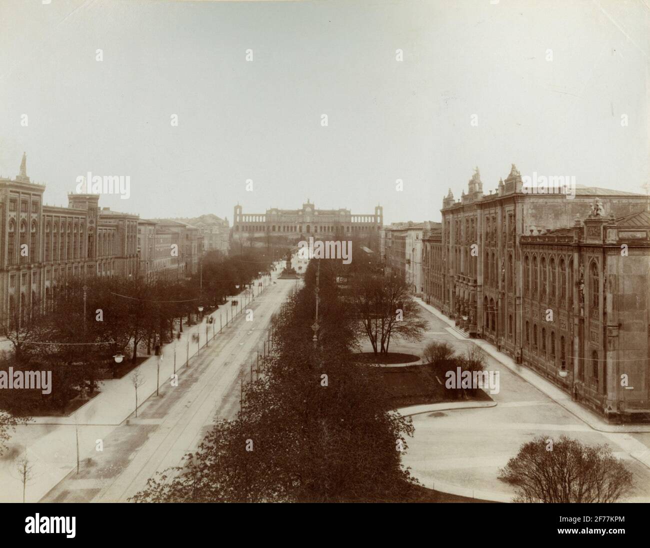 Maximilianstrasse münchen -Fotos und -Bildmaterial in hoher Auflösung ...