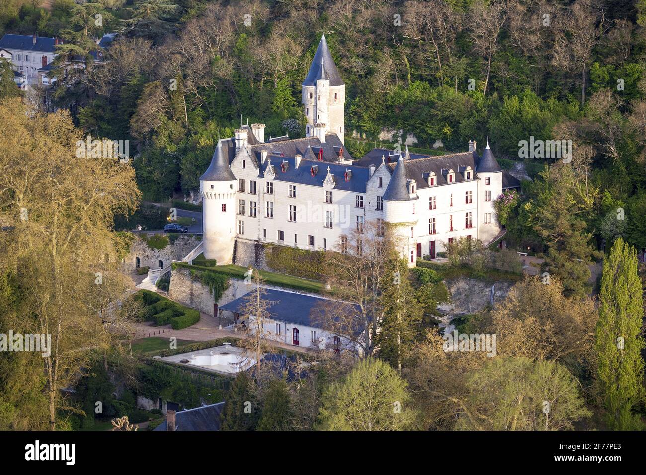 Frankreich, Loir-et-Cher, Loiretal Chissay-en Touraine, das Schloss, in dem sich der Ratsvorsitzende 1940 zurückgezogen hatte, wurde von der UNESCO zum Weltkulturerbe erklärt und ist heute ein Hotel (Luftaufnahme) Stockfoto