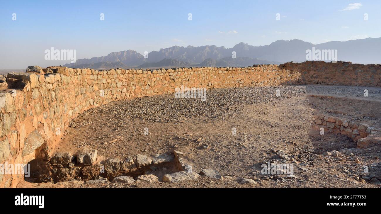 Iran, Yazd, von der UNESCO zum Weltkulturerbe erklärt, zoroastrischer Turm der Stille Stockfoto