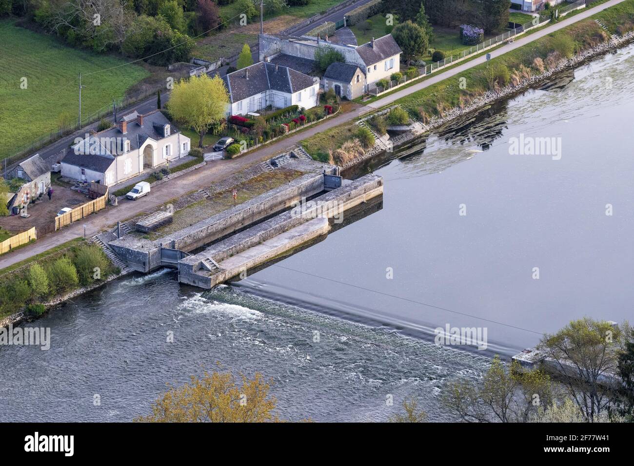 Frankreich, Loir-et-Cher, Loire-Tal Montrichard, UNESCO-Weltkulturerbe, Lock on Cher und Lock House Stockfoto