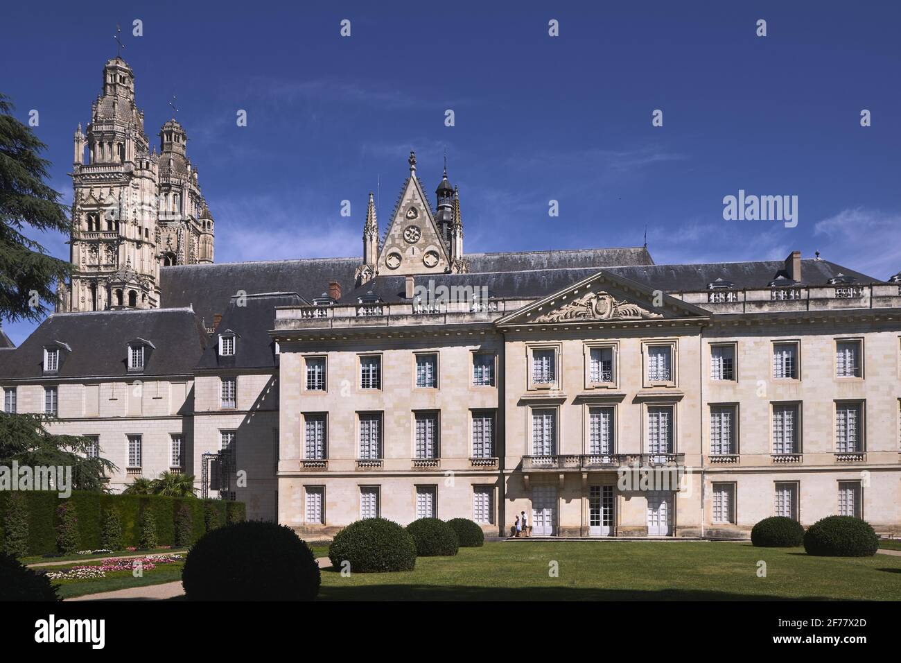 Frankreich, Indre et Loire, Tours, das Museum der Schönen Künste und die Kathedrale Saint Gatien vom Jardin aus Stockfoto