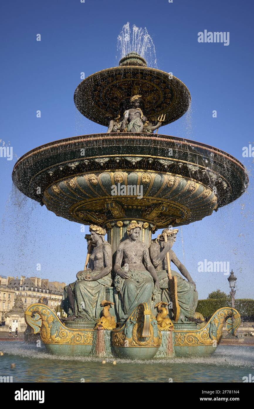 Frankreich, Paris, von der UNESCO als Weltkulturerbe eingestufte Gegend, Place de la Concorde, der Wasserbrunnen von Jacques Hittorff Stockfoto