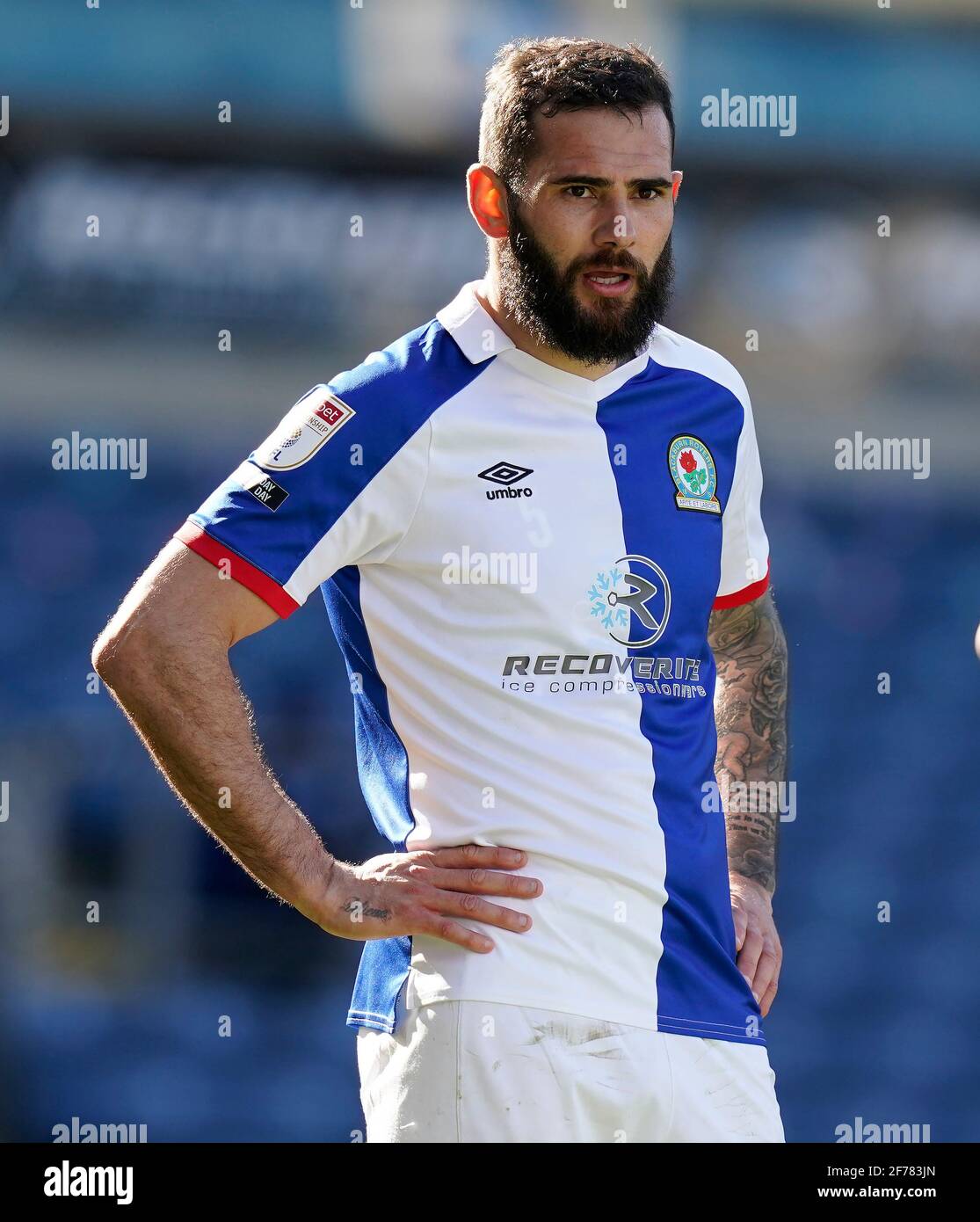 Blackburn, Großbritannien. April 2021. Bradley Johnson von Blackburn Rovers während des Sky Bet Championship-Spiels im Ewood Park, Blackburn. Bilddatum: 5. April 2021. Bildnachweis sollte lauten: Andrew Yates/Sportimage Kredit: Sportimage/Alamy Live News Stockfoto