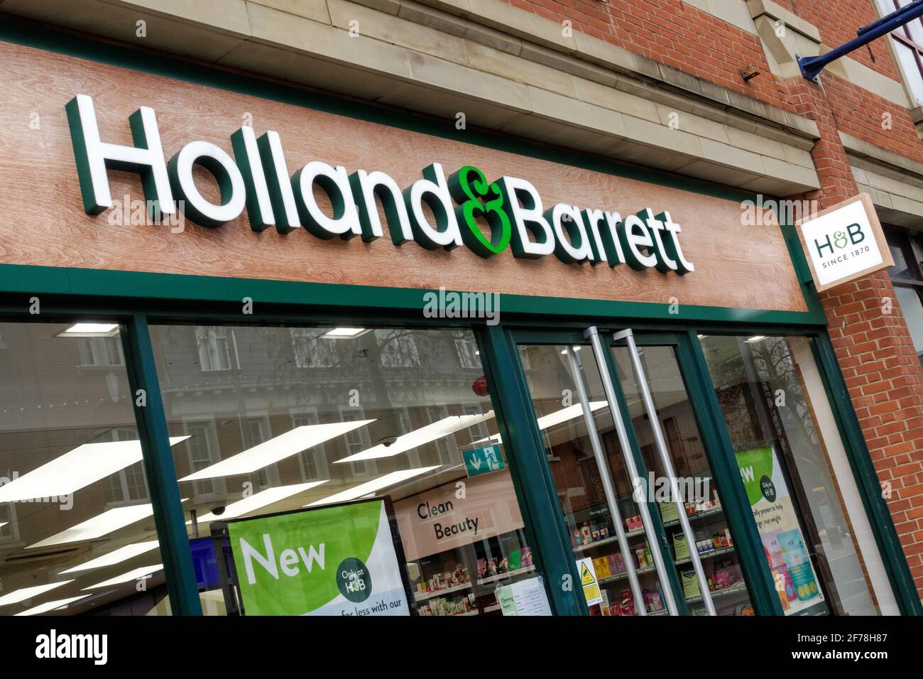 Holland und Barrett Geschäft in Barking, London England Vereinigtes Königreich Großbritannien Stockfoto