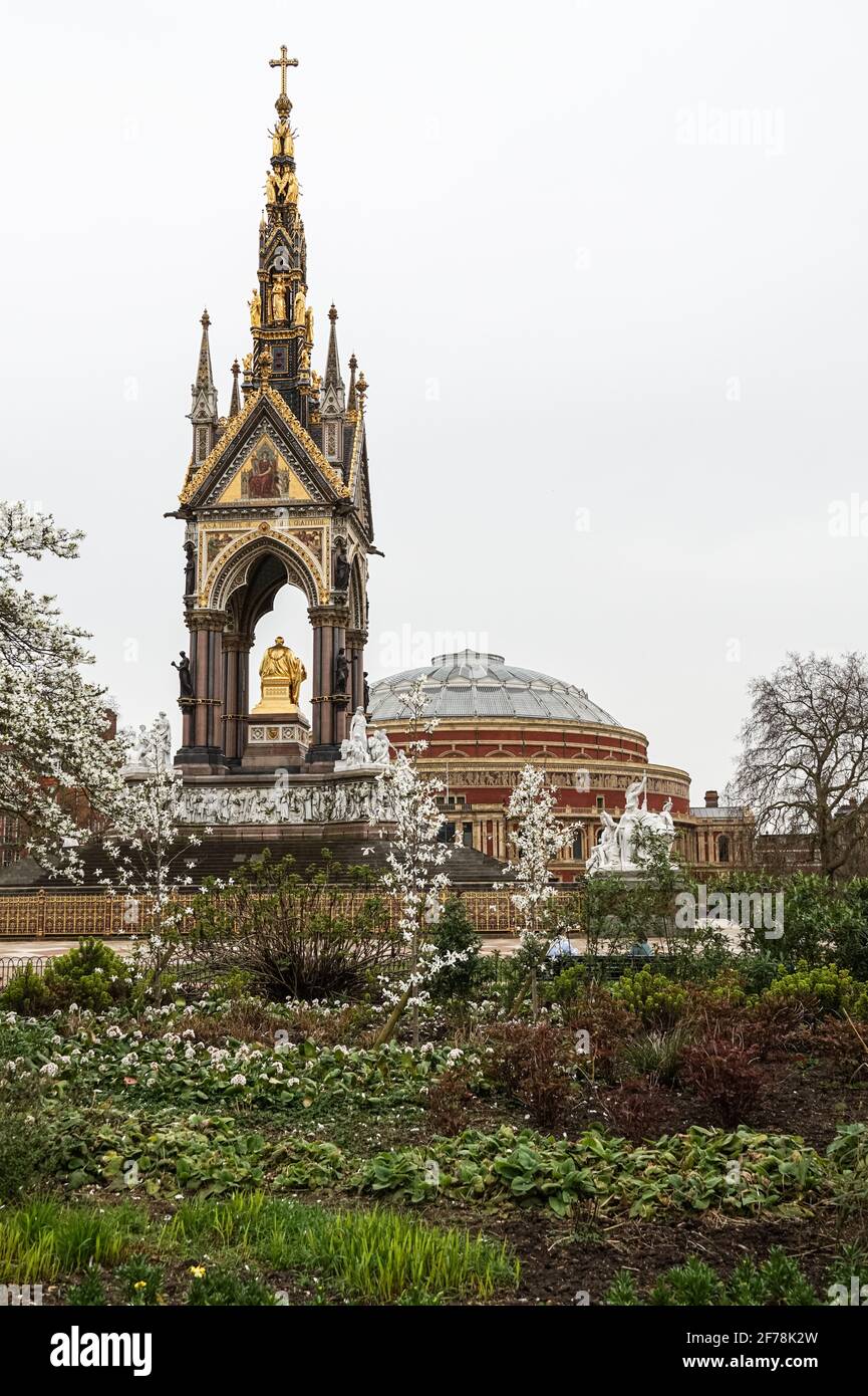 Das Albert Memorial und Royal Albert Hall, London England Vereinigtes Königreich UK Stockfoto