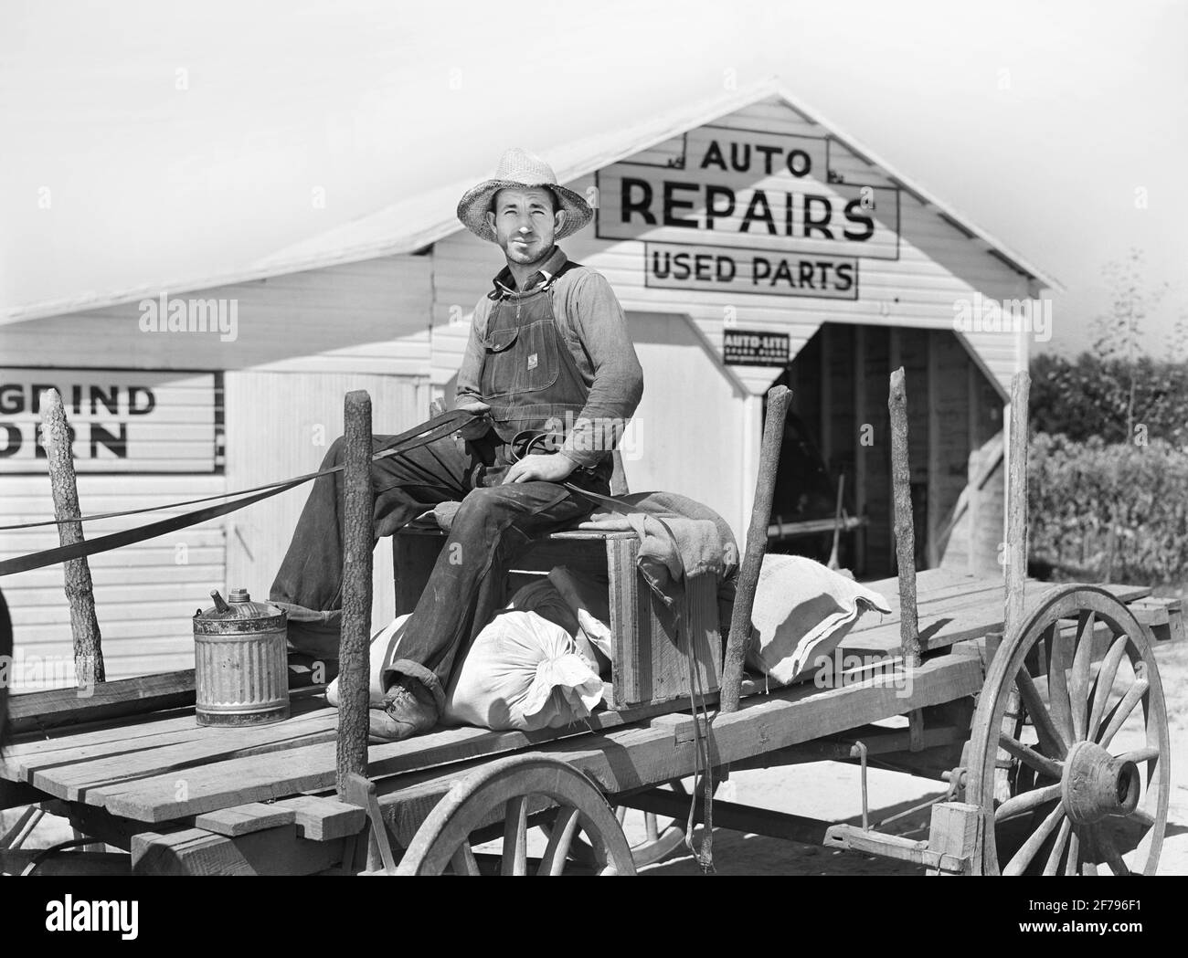 Farmer Driving Horse-Drawn Wagon, Danville, Virginia, USA, Marion Post Wolcott, U.S. Farm Security Administration, September 1939 Stockfoto