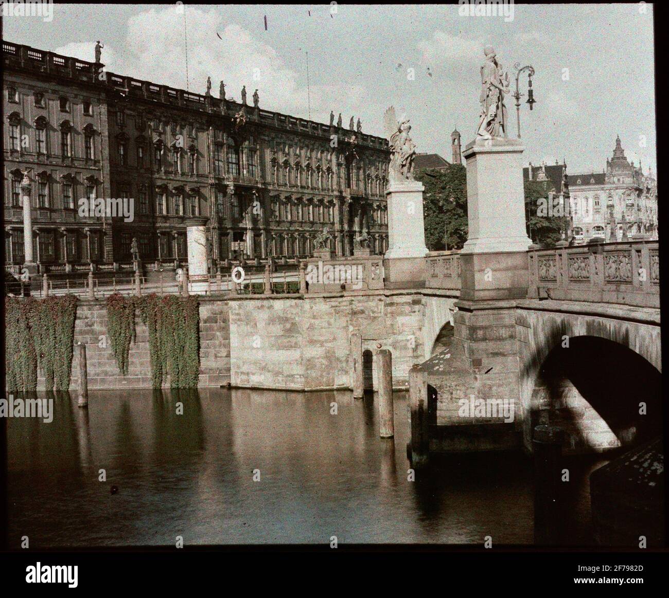 AGFA Autochrom. Stadtbrücke. Vielleicht in Berlin. Stockfoto