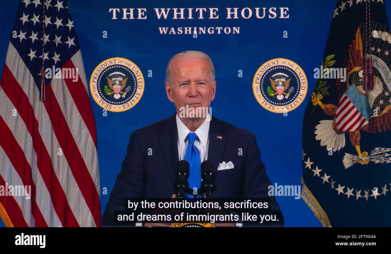 05. April 2021, Washington, District of Columbia, USA - Präsident JOE BIDEN hat, wie es für alle modernen Präsidenten üblich ist, ein Video aufgenommen, das bei Einbürgerungszeremonien im ganzen Land abgespielt werden wird.(Bildquelle: © White House/ZUMA Wire) Stockfoto