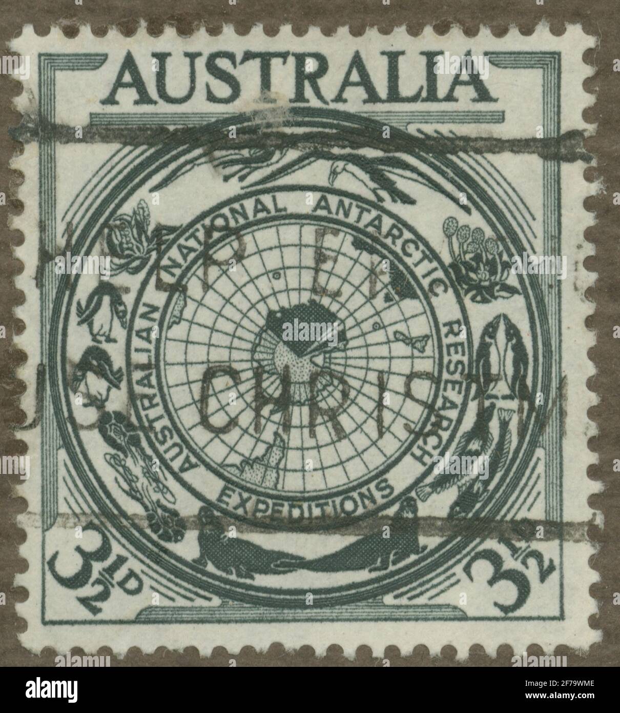Stempel von Gösta Bodmans Philatelistenauftrag, begann 1950, die Briefmarke aus Australien, 1954. Karte des antarktischen Gebiets mit den australischen Anforderungen vor Ort. „Serie aus antarktischer Flora und Fauna“. Stockfoto
