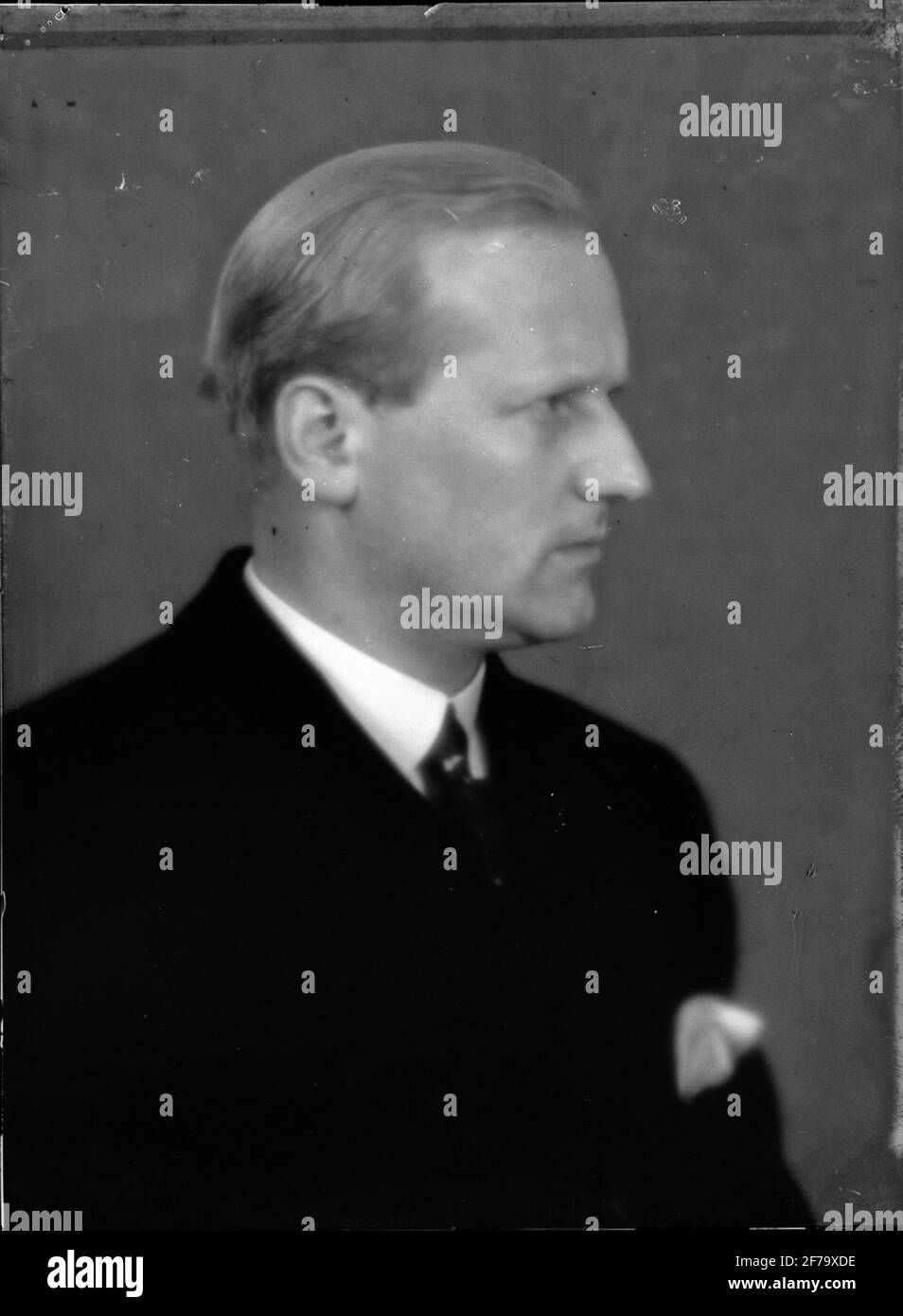 Glass Negative, Portrait of man, Orsarpt.filmblock und entwickelte Filme für die Tri-Color-Filmfotografie 'Amaco'. Stockfoto Glass Negative, Portrait of man, Orsarpt.filmblock und entwickelte Filme für die Tri-Color-Filmfotografie 'Amaco'. Stockfoto