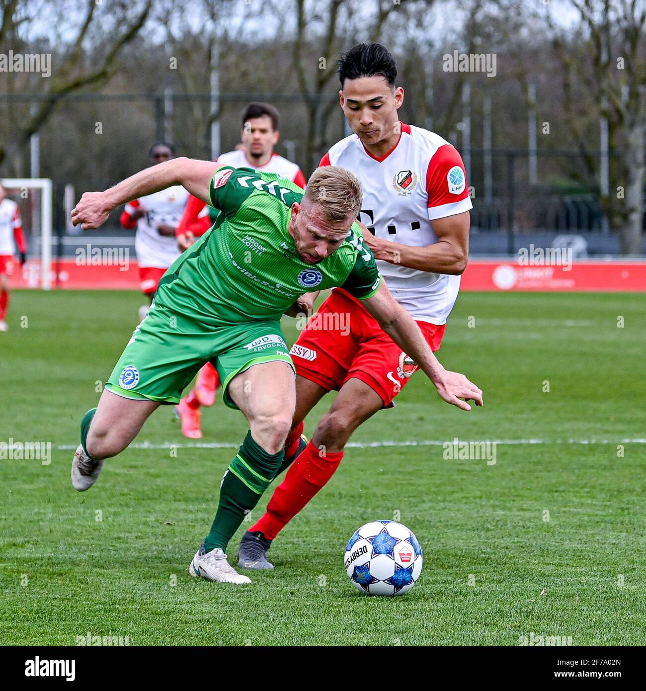 Fc Utrecht Niederlande 5 April Melvin Platje Von De Graafschap Raymond Huizing Vom Fc Utrecht U23 Wahrend Des Niederlandischen Keukenkampioendivisie Spiels Dazwischen Stockfotografie Alamy