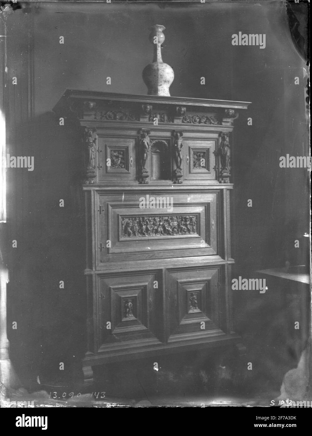 Renäsansskåp (Halvgotik). Keil ... ? Museum. Stockfoto