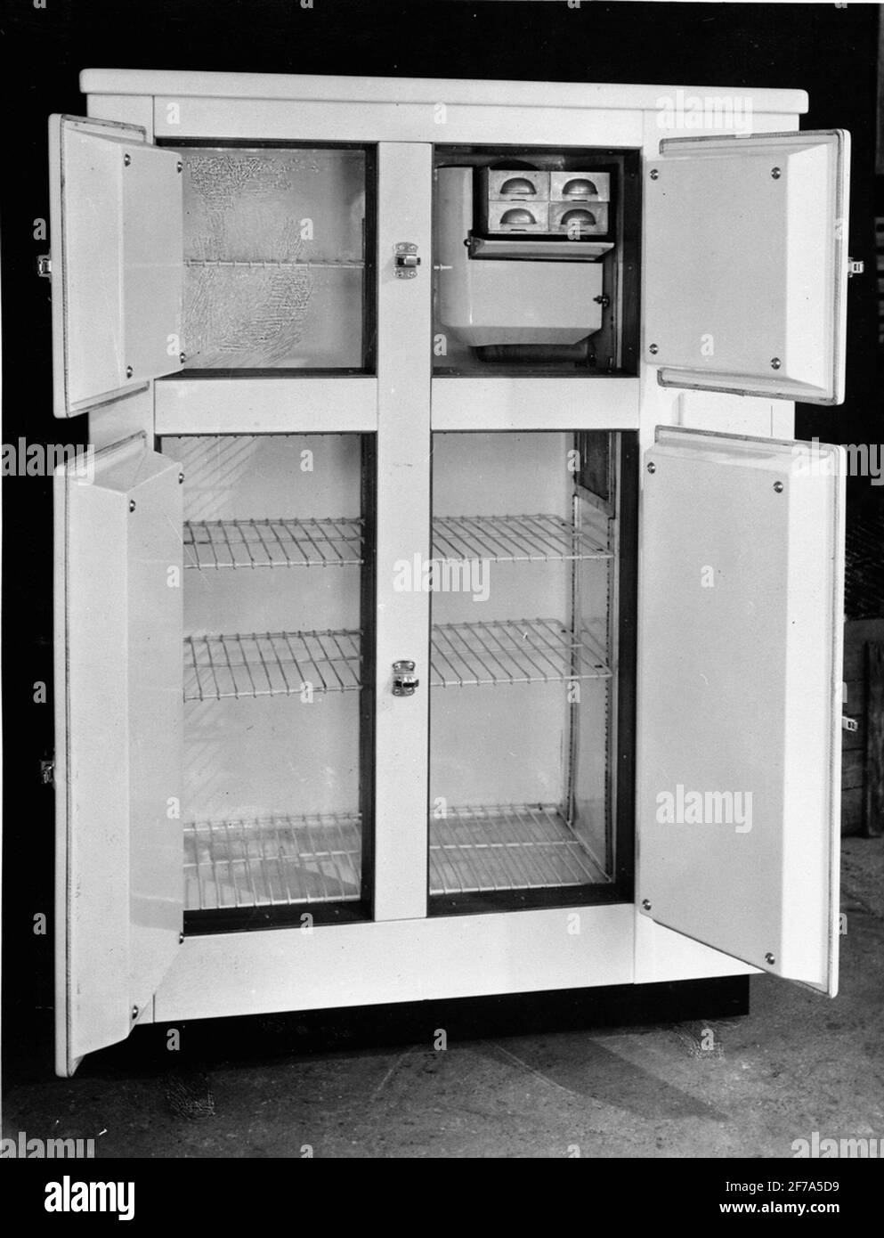 Das Labor von Electrolux. Z-Kühlschrank aus der Schweiz. Britische Möbel. Stockfoto