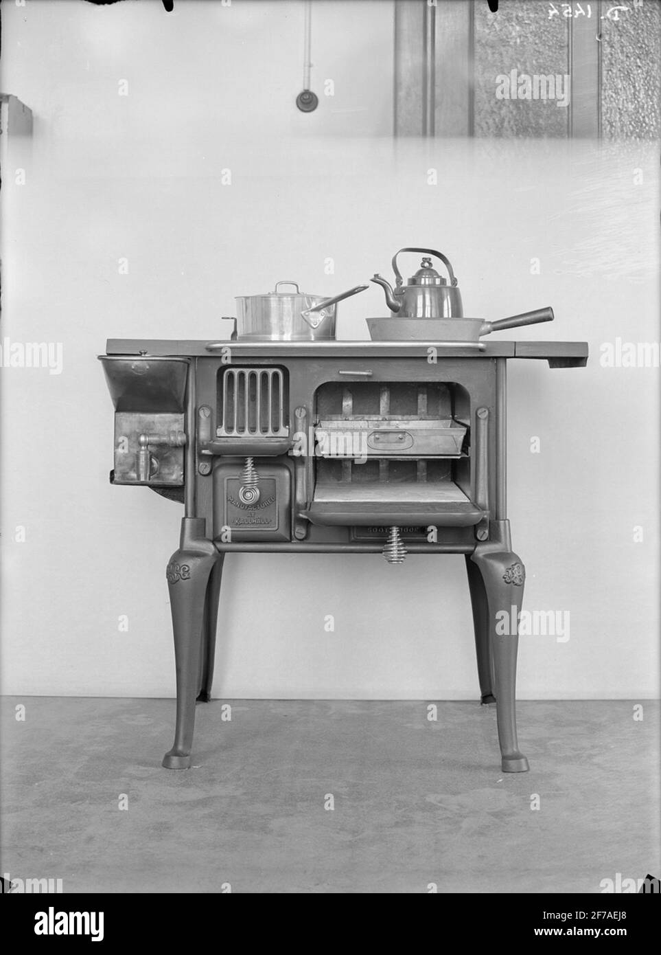 Herd mit 4 Platten. Küchenzubehör. Stockfoto