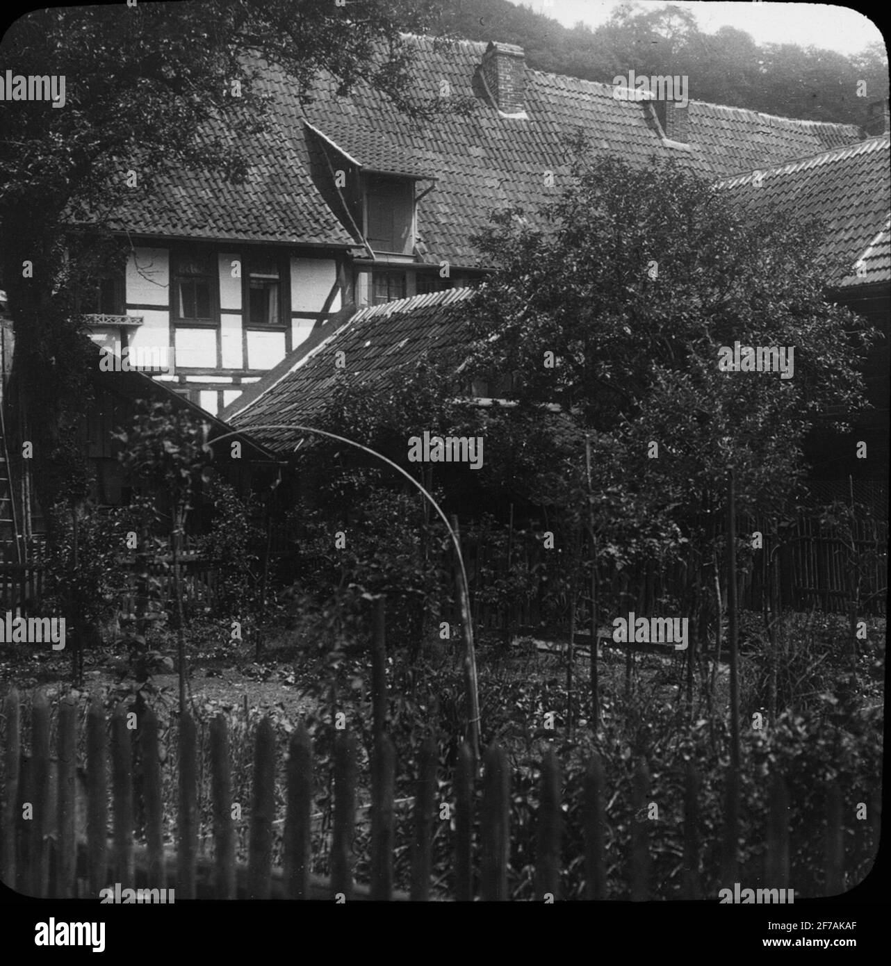 SkiopT-Ikone mit Motiven aus Stolberg.das Bild wurde in Karton mit der Aufschrift Spring Travel 1909 gespeichert. Stolberg 8. X. Bildtext: 'Stolberg im Harz'. Stockfoto