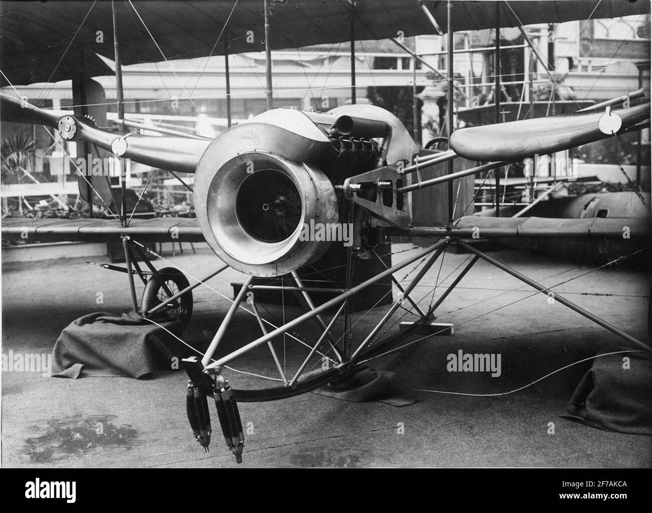 Frontparty von biplane Savary auf der Pariser Ausstellung 1911. Stockfoto