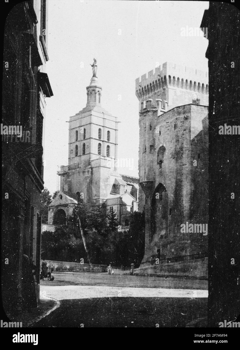 Skioptisches Bild mit Motiven des Papstpalastes in Avignon. Stockfoto