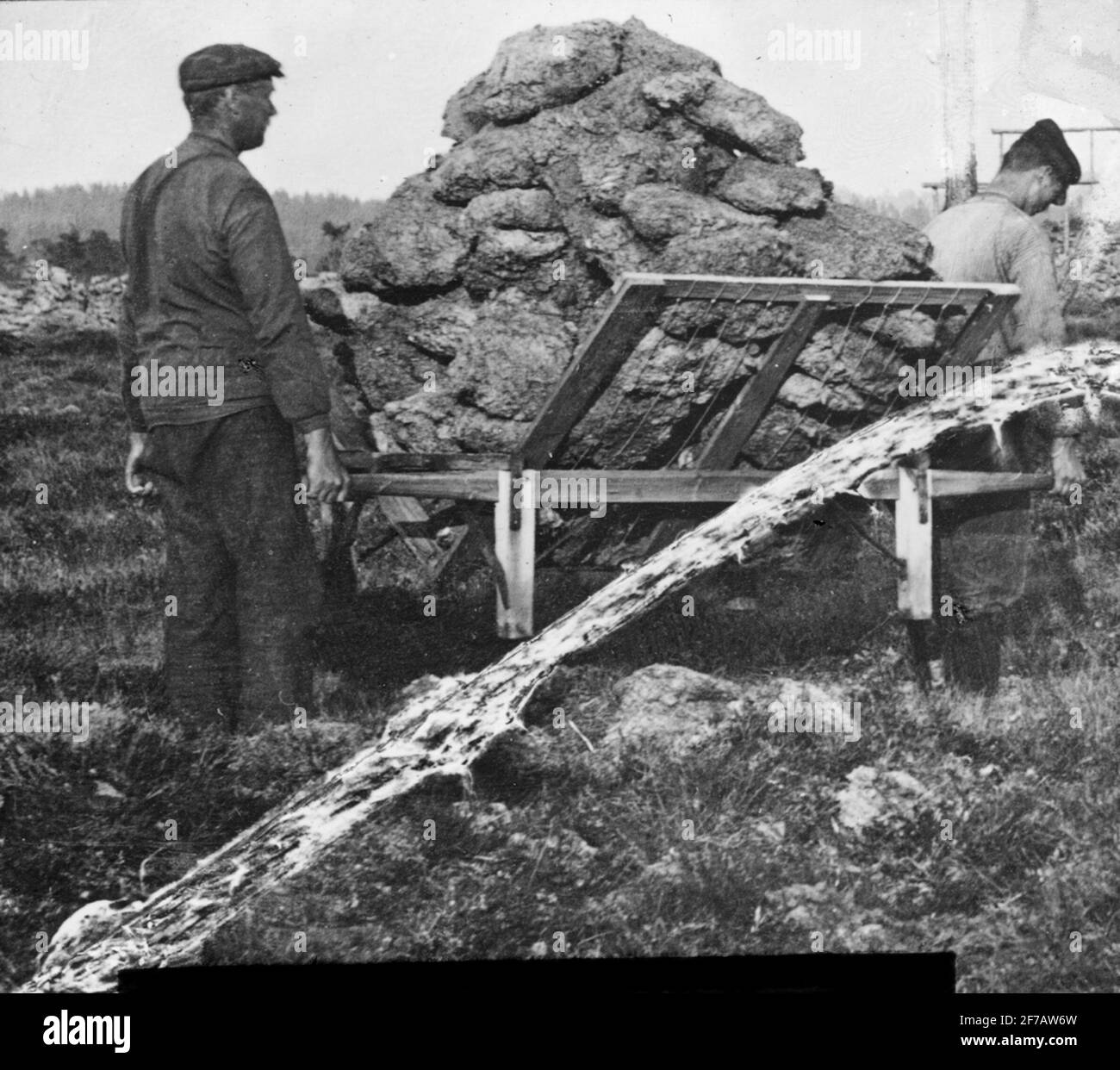 Skiopticone-Bild mit Motiven von Torfbruch auf unbekanntem Moor. Stockfoto