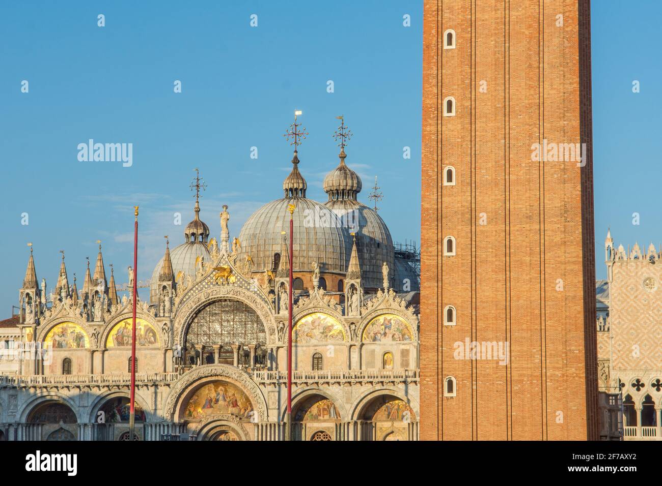 Entdeckung der Stadt Venedig und seiner kleinen Kanäle und romantischen Gassen, Italien Stockfoto