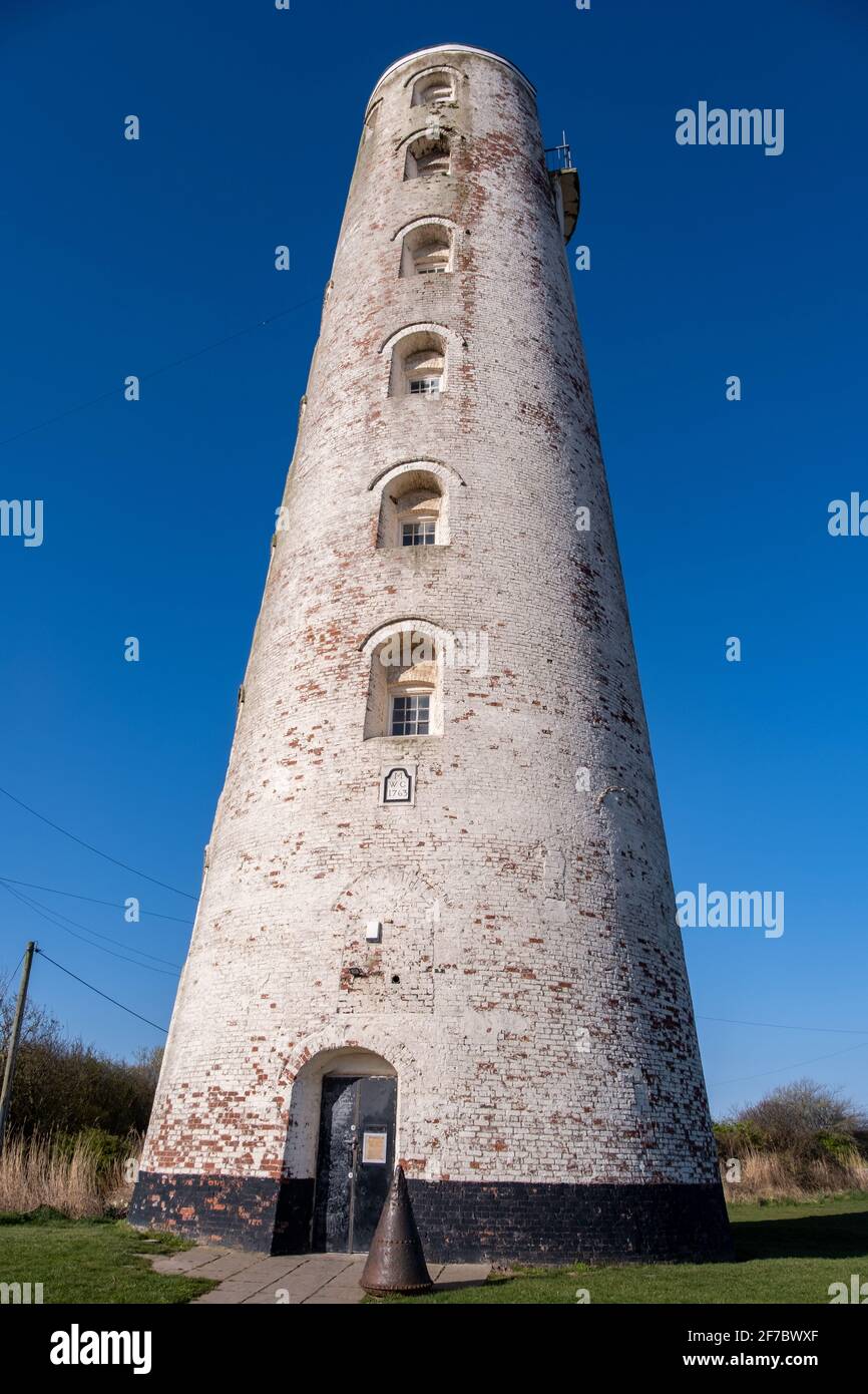 Der Leuchtturm an der Küste von Leasewe Wirral April 2021 Stockfoto