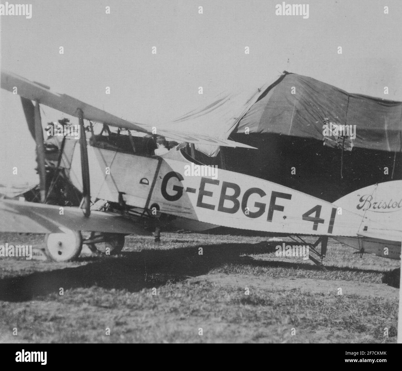 British Aircraft Bristol F.2B Fighter Design: Aircraft Bristol F.2B Fighter mit englischer Zivilregistrierung G-EBGF 41 von der Seite. Auf der internationalen Luftfahrtmesse in Göteborg, 1923 (ILUG). Stockfoto