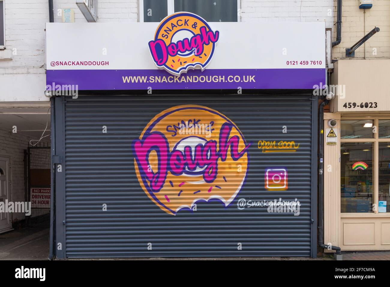 Snack- und Dough-Shop an der Pershore Road, Stirchley, Birmingham, Großbritannien Stockfoto